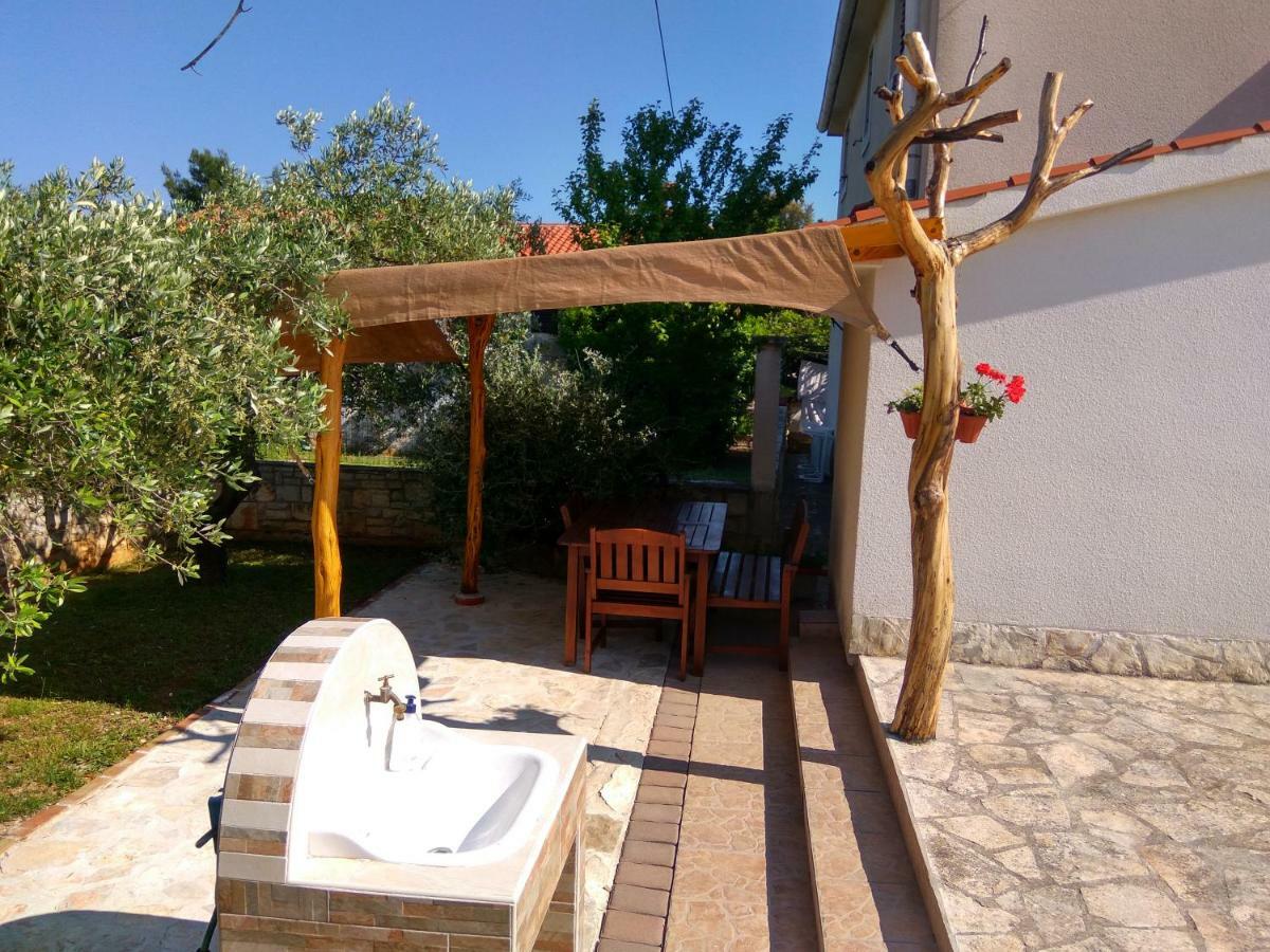 Apartment Soline Pjescana Uvala Εξωτερικό φωτογραφία